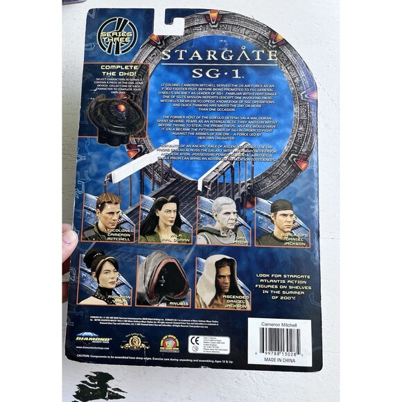 Stargate SG-1 Lt. Colonel Cameron Mitchell Action Figure Signed by Ben Browder - Picture 8 of 8